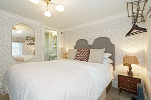 Habitación estándar, 1 cama Queen size | Ropa de cama de alta calidad, edredón y camas Select Comfort 