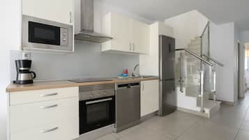 Triplex | 3 bedrooms, laptop workspace, iron/ironing board, free WiFi