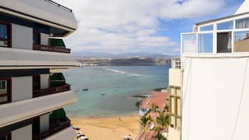 Triplex | 3 bedrooms, laptop workspace, iron/ironing board, free WiFi