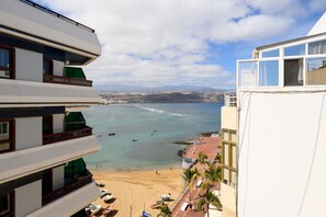 Triplex | Laptop workspace, iron/ironing board, free WiFi, bed sheets - Canteras Suites  (Las Palmas de Gran Canaria)