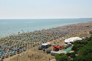 Apartamento, 4 quartos, sacada | Vista para praia/oceano