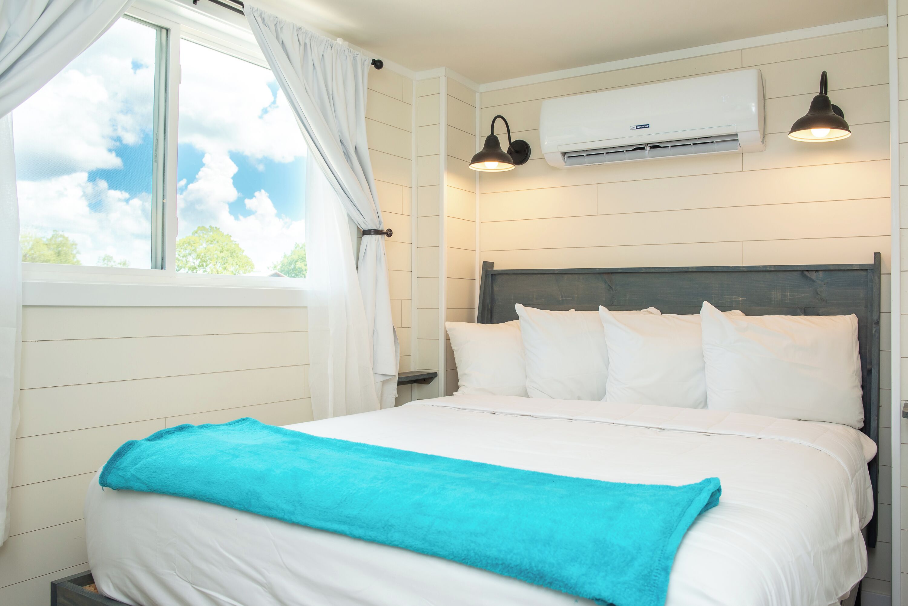 プレミアム キャビン | WiFi (無料)、ベッドシーツ