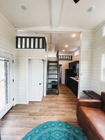 Riverside Firewheel Cabin | Living area | 32-inch Smart TV with cable channels