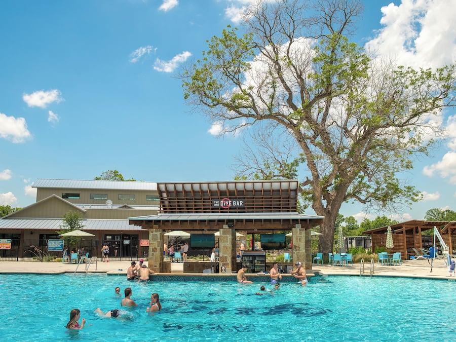 2 bars/lounges, swim-up bar