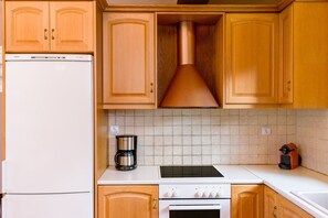 Villa, 4 Bedrooms, Private Pool, Garden View | Private kitchen | Toaster, cookware/dishes/utensils