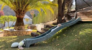 Children's area - Traditional Villa, Big Pool, Gardens & Play Areas (London)