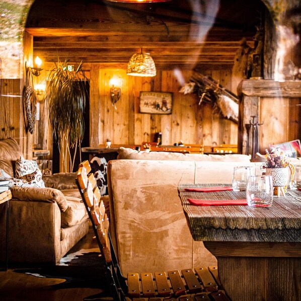 Lobby sitting area - Hôtel-restaurant Le Schallern (Stosswihr)