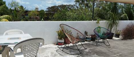 تناول الطعام بالخارج