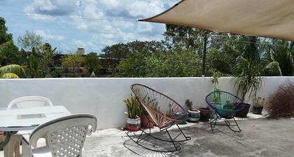 hermosa isla urbanizada llena de lugares para visitar y hacer actividades