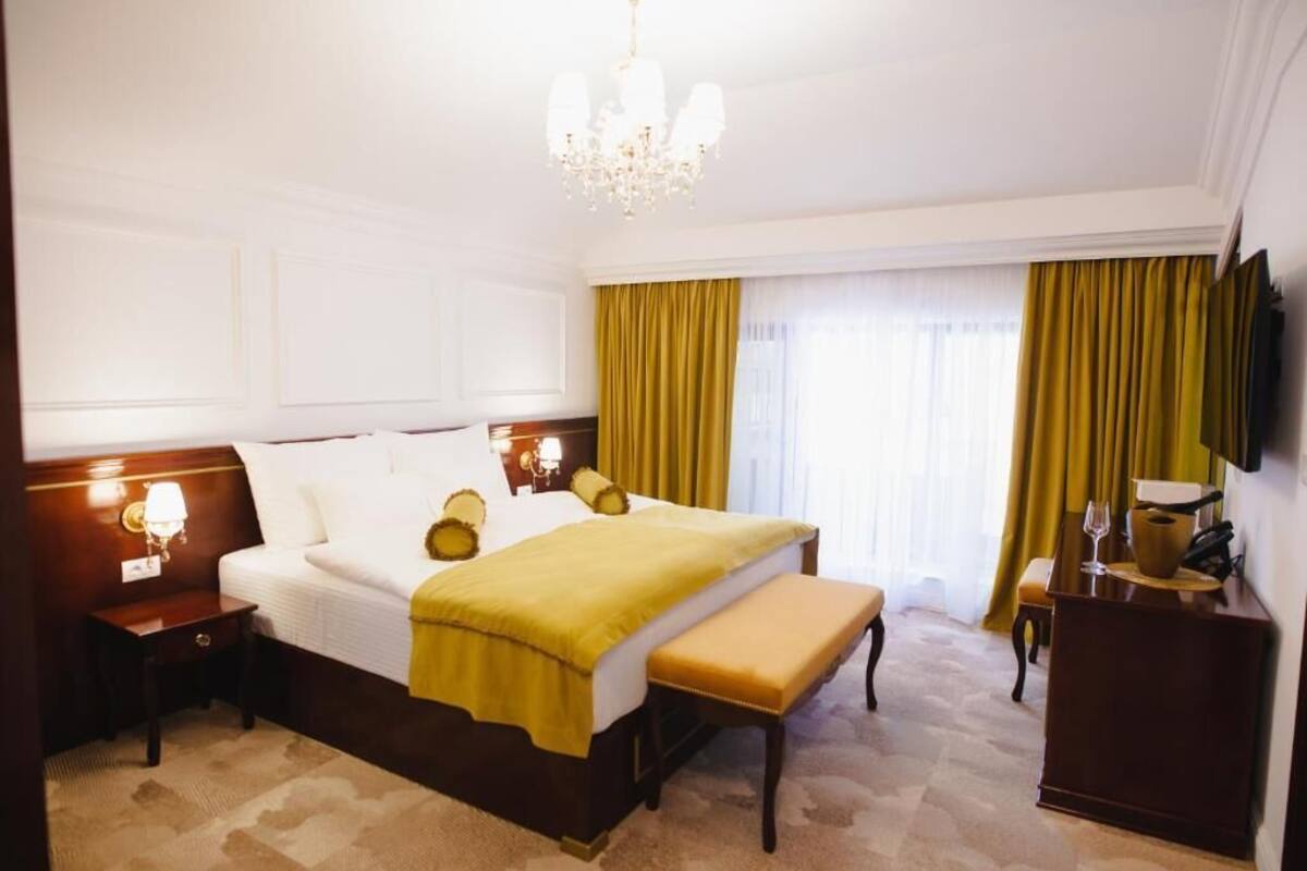Superior Double Room | Premium bedding, pillow-top beds, minibar, in-room safe