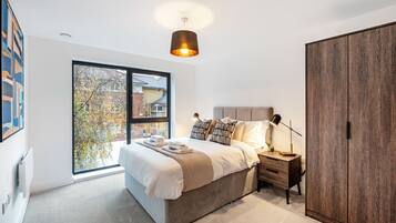 2 bedrooms, desk, iron/ironing board, free WiFi