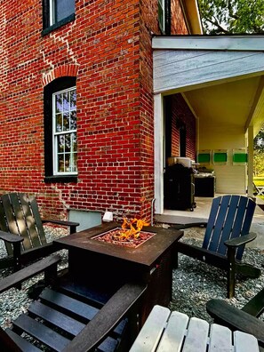 Terrace/patio - Blocks from Beach / 1 Block from Historic DT (Cape Charles)