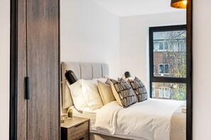 2 bedrooms, desk, iron/ironing board, free WiFi