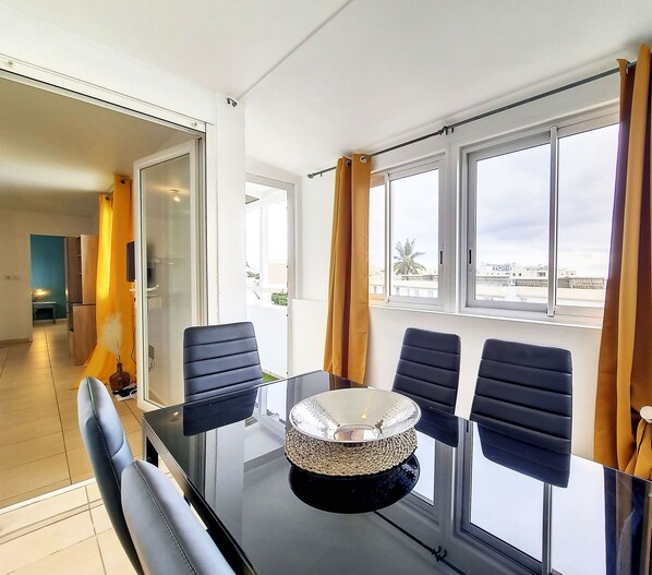 Dining - T2 – Louise - 50 m² - Close to Saint-Denis centre (Saint Denis)