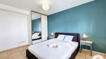 1 dormitori, planxa i posts de planxar, wifi gratuïta i roba de llit