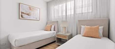 4 chambres, fer et planche à repasser, Wi-Fi gratuit, draps fournis