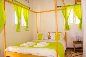 1 bedroom, bed sheets - Bungalow Tropical Soa (Majunga)