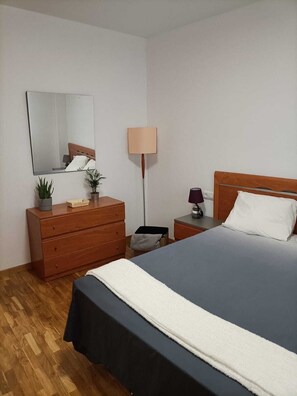 2 bedrooms, iron/ironing board, travel crib, bed sheets