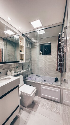 Jetted tub, hair dryer, towels, soap - Perfect Apartament in Brasília (São Sebastião)