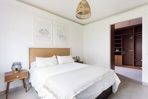 2 slaapkamers, een strijkplank/strijkijzer, wifi, beddengoed