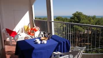 Apartment, 3 Bedrooms, Terrace, Ocean View | Balcony