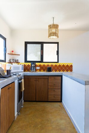 Microwave, oven, stovetop, coffee/tea maker
