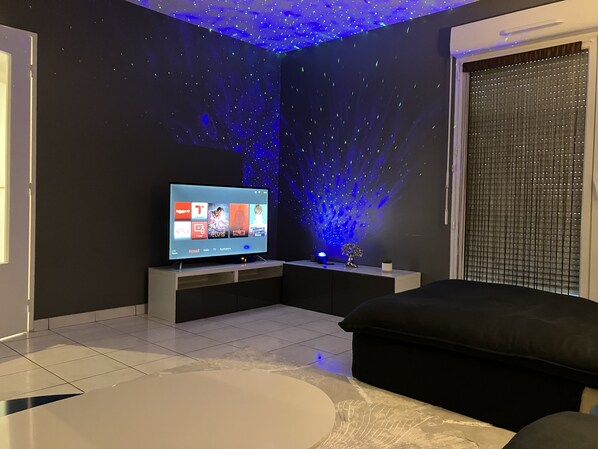 2 chambres, fer et planche à repasser, Wi-Fi, draps fournis