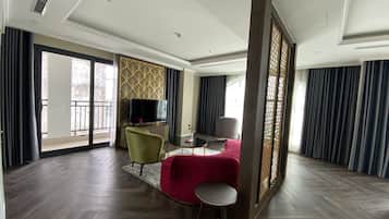 Executive-Suite, 1 King-Bett | Minibar, Schreibtisch, laptopgeeigneter Arbeitsplatz