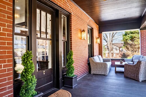 Luxurious Historic 4 level home in St Elmo