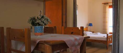 Apartment, 2 Bedrooms, Smoking, Balcony | Dining