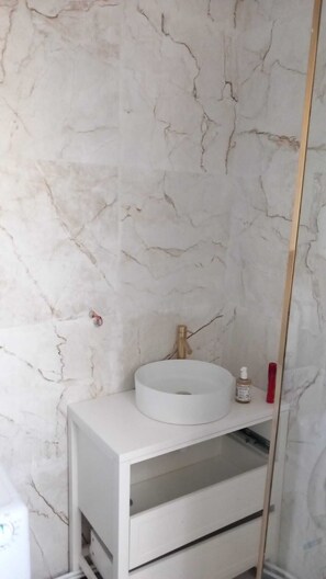 Doccia, asciugacapelli, asciugamani