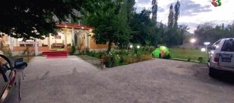 Mulberry Continental Hotel Skardu