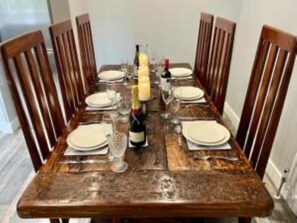 Dining - Discover the ultimate retreat, w/hot tub, unwind and recharge-100mtr from beach (Kinghorn)