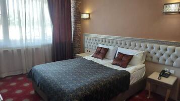 Standardværelse med dobbeltseng eller 2 enkeltsenge | Premium-sengetøj, skrivebord, strygejern/strygebræt, gratis Wi-Fi