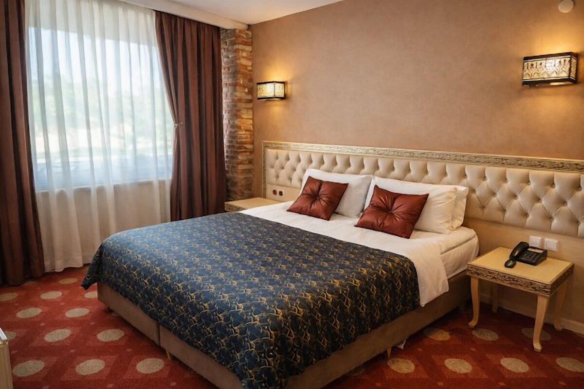 Family Condo | Premium bedding, desk, iron/ironing board (on request), WiFi (free)