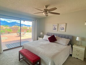 2 bedrooms, desk, WiFi, bed sheets
