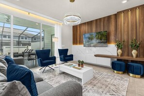 TV - 5 Bedrooms/ 4.5 Bathrooms/Windsor Island (4306 LA) (Davenport)