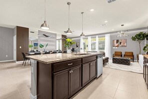 Interior - 10 Bedroom/ 8 Bathroom/ Windsor Island (4205LA) (Davenport)