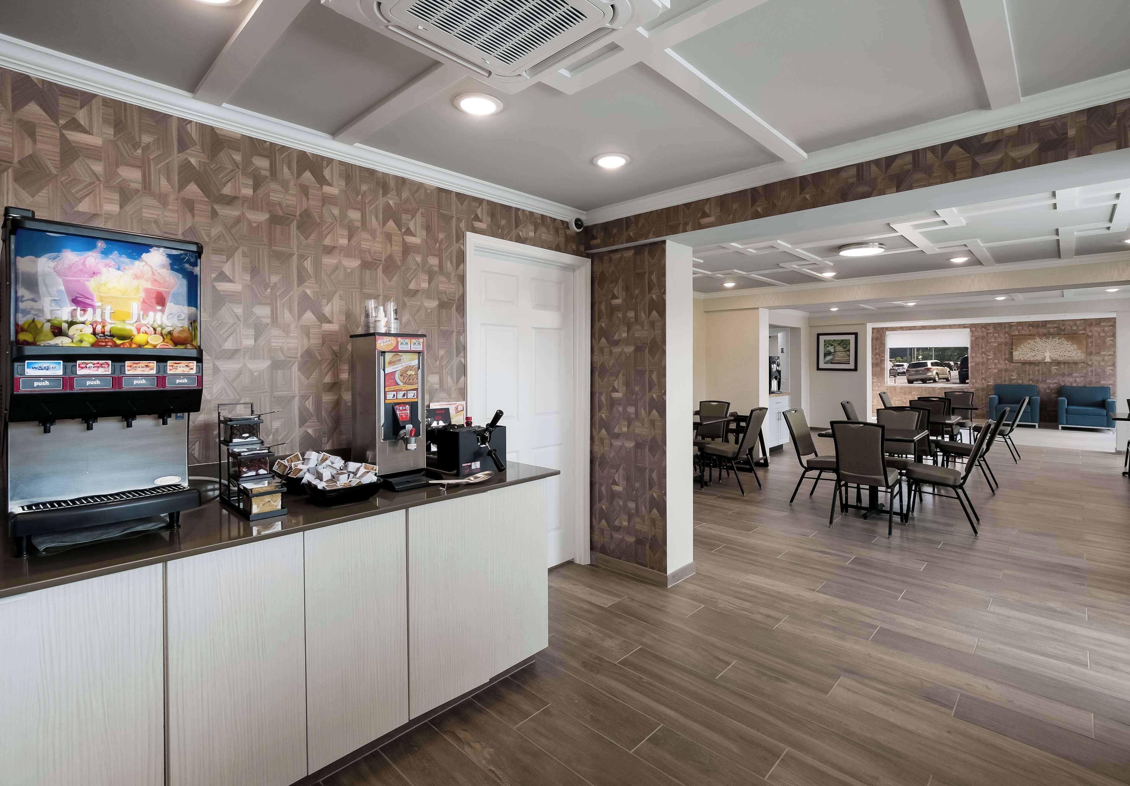 Free daily full breakfast 