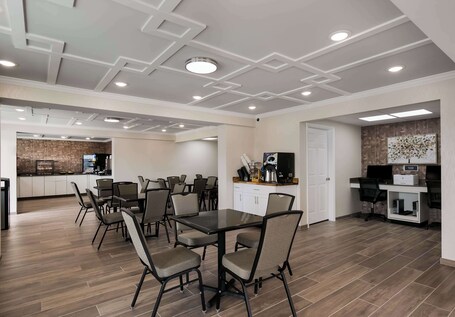 Surestay Plus By Best Western Pigeon Forge - Image 16
