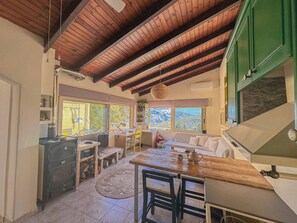 Apartment, 2 Schlafzimmer, Balkon, Bergblick | Eigene Küche