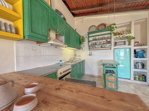Apartamento, 2 quartos, sacada, vista para a montanha | Cozinha privada