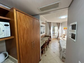 1 bedroom, iron/ironing board, free WiFi, bed sheets - Executive Apartment (Itacorubi Florianópolis)