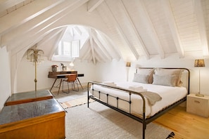 Desk, iron/ironing board, free WiFi, bed sheets