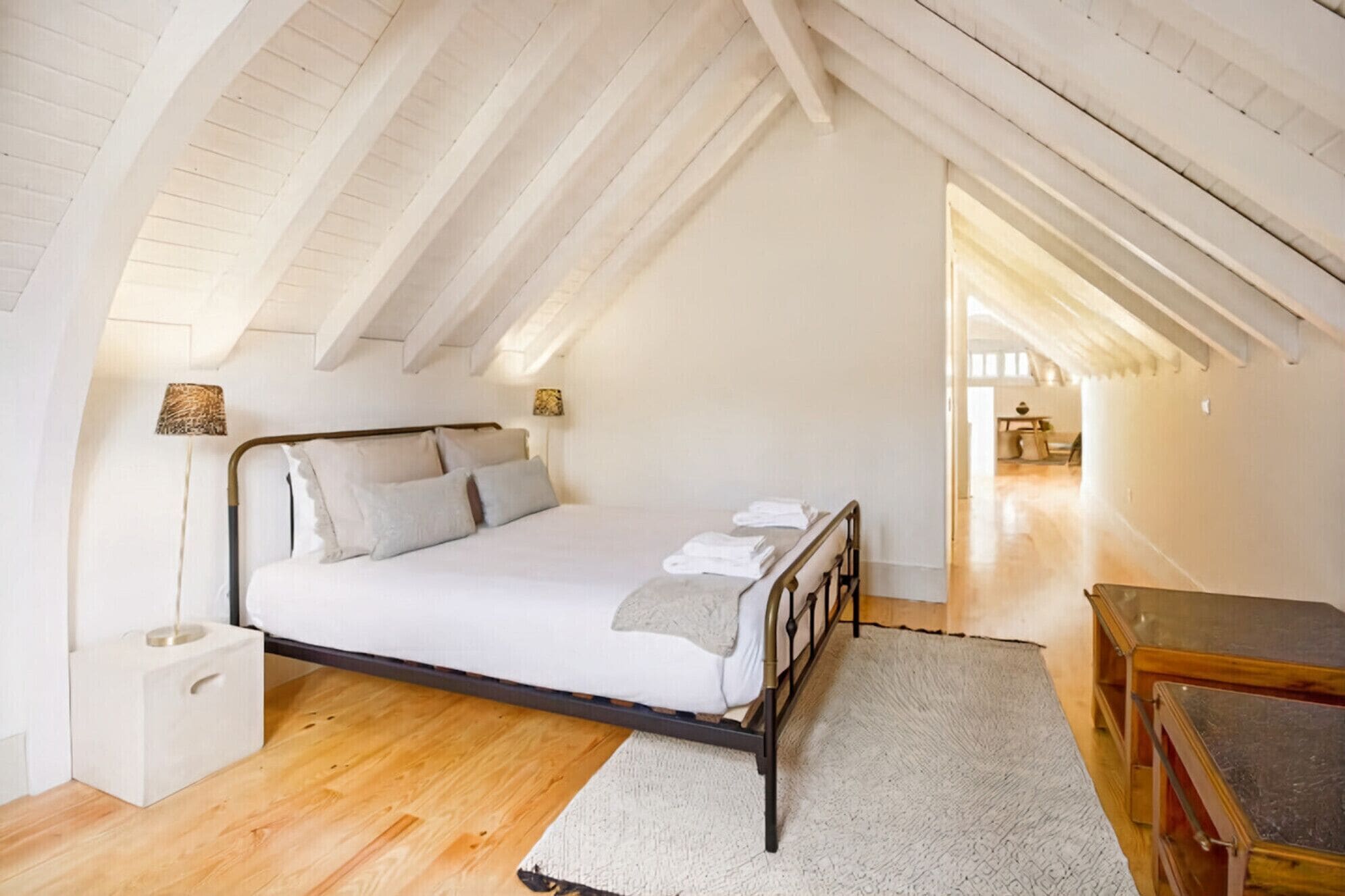 Schreibtisch, Bügeleisen/Bügelbrett, kostenloses WLAN, Bettwäsche