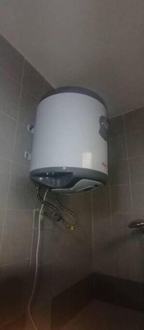 Miscellaneous - Apartment 3 Upstairs 4 bedroom/ 3 bathroom (Dakar)