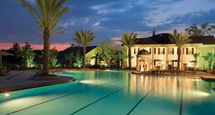 Luxurious 2BR/2BA Villa w/ FREE GOLF