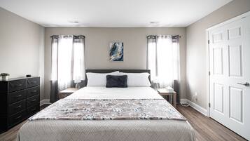 4 bedrooms, desk, iron/ironing board, WiFi (free)