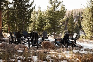 Property grounds - Ranch Creek Log Home (Fraser)