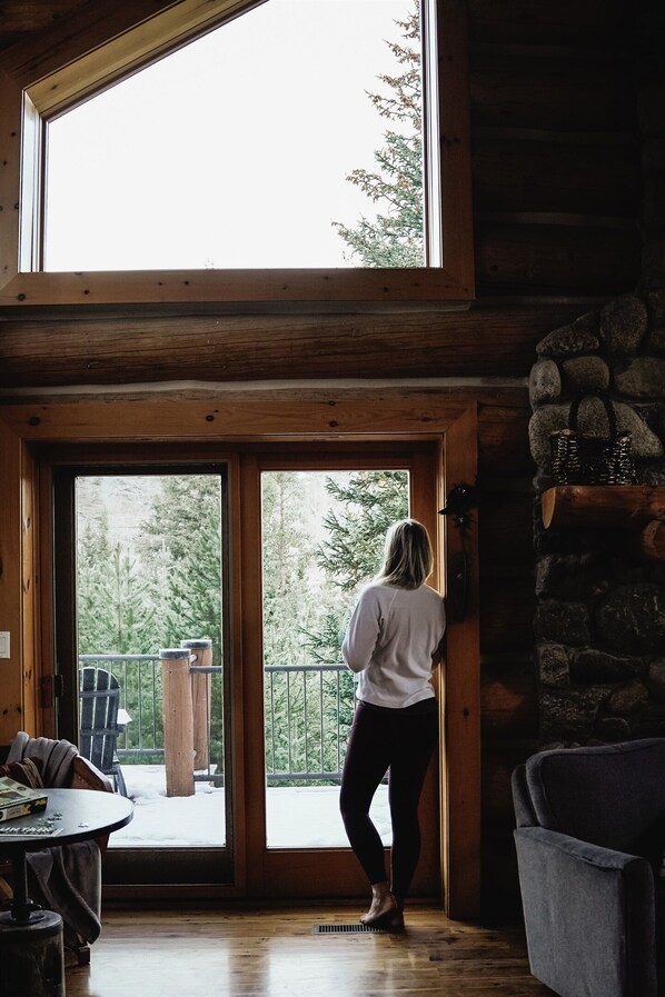 Interior - Ranch Creek Log Home (Fraser)